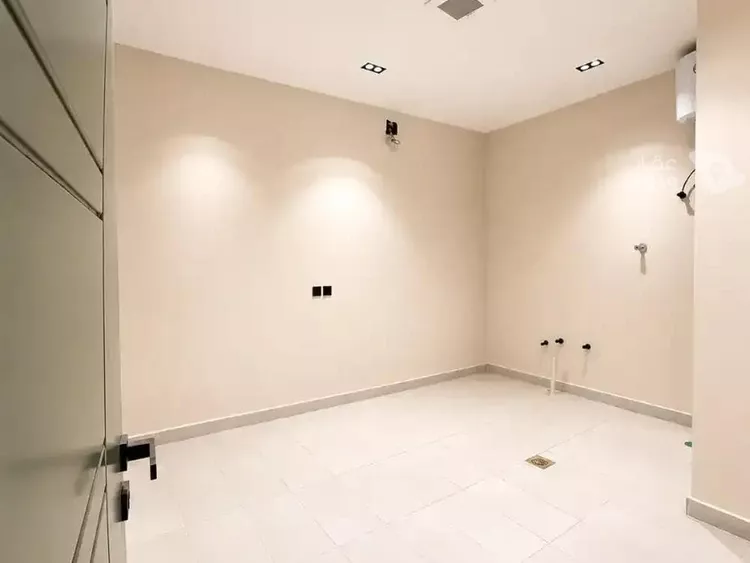 Floor for Sale in Riyadh Badr 8