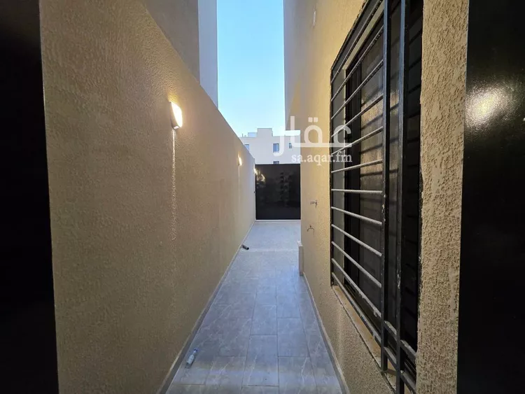 دور للبيع في شارع الرسالة, حي المعيزيلة, مدينة الرياض, منطقة الرياض صورة 2
