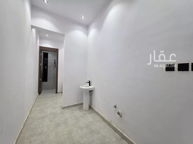 Floor for Sale in Riyadh Al Janadriyah صورة 5