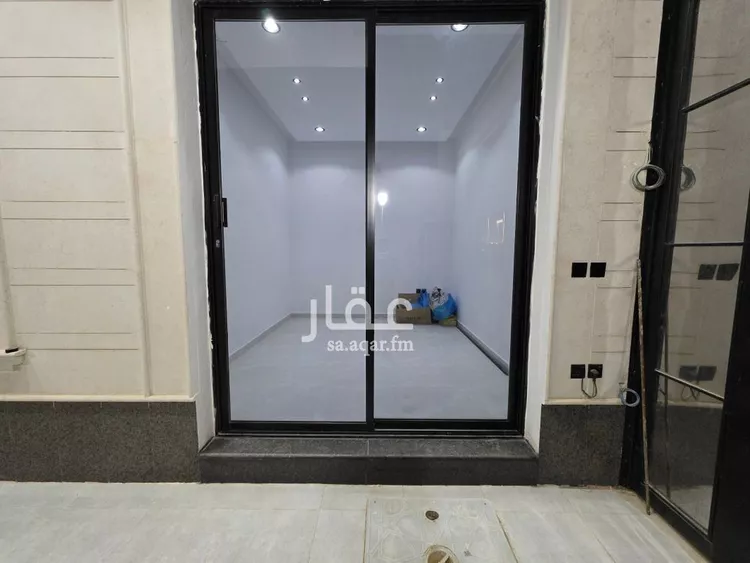 Floor for Sale in Riyadh Al Janadriyah صورة 2