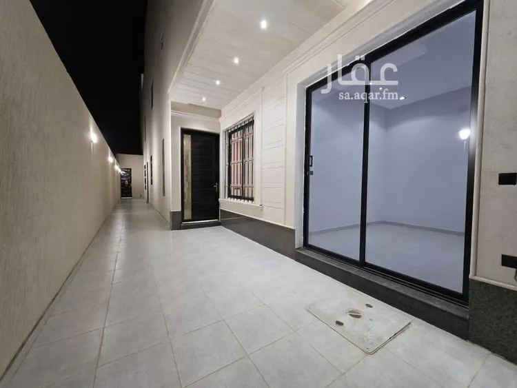 Floor for Sale in Riyadh Al Janadriyah