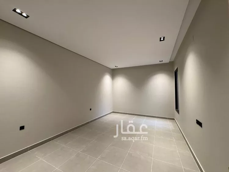 Floor for Sale in Riyadh Al Yarmouk 10