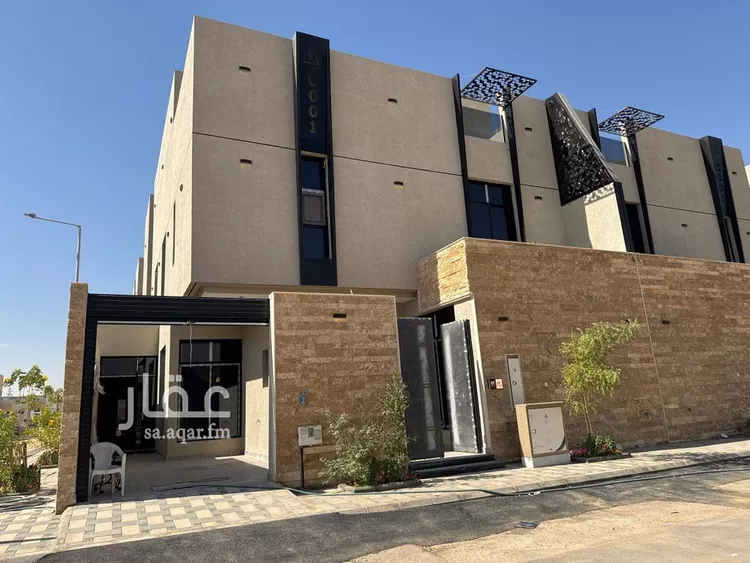 فيلا للبيع في شارع وادي الساحل, حي الرمال, مدينة الرياض, منطقة الرياض