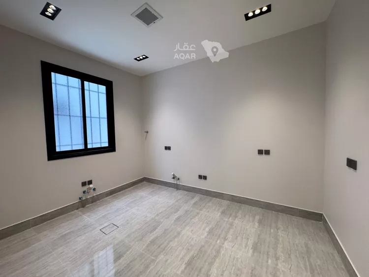 Floor for Sale in Riyadh Ar Rimal 10