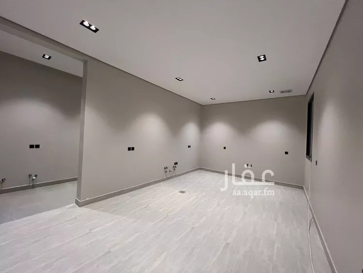 فيلا للبيع في شارع شارع وادي الساحل, حي الرمال, مدينة الرياض, منطقة الرياض صورة 3