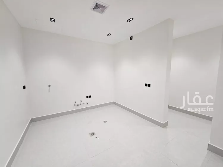 دور للبيع في شارع المجيمز, حي المعيزيلة, مدينة الرياض, منطقة الرياض صورة 2