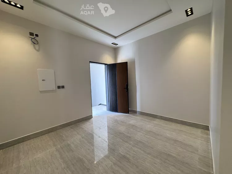 Floor for Sale in Riyadh Ar Rimal 6