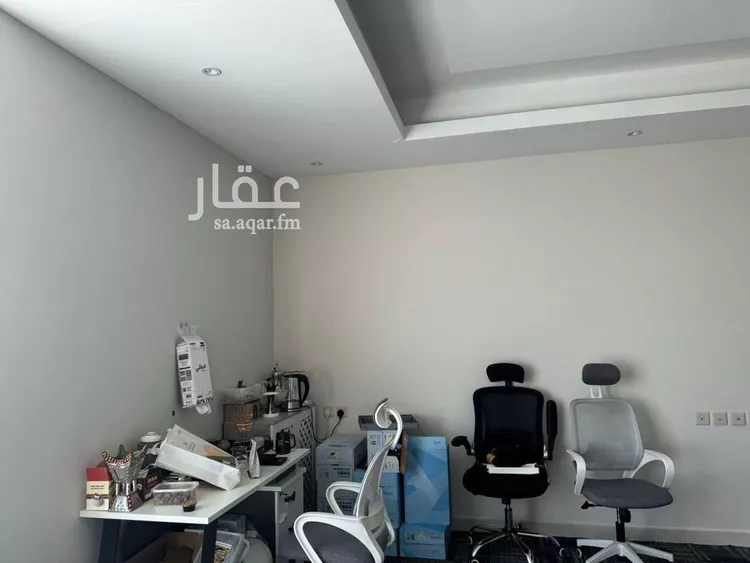 مكتب تجاري للإيجار في شارع الأمير خالد بن بندر بن عبدالعزيز, حي العارض, مدينة الرياض, منطقة الرياض صورة 2