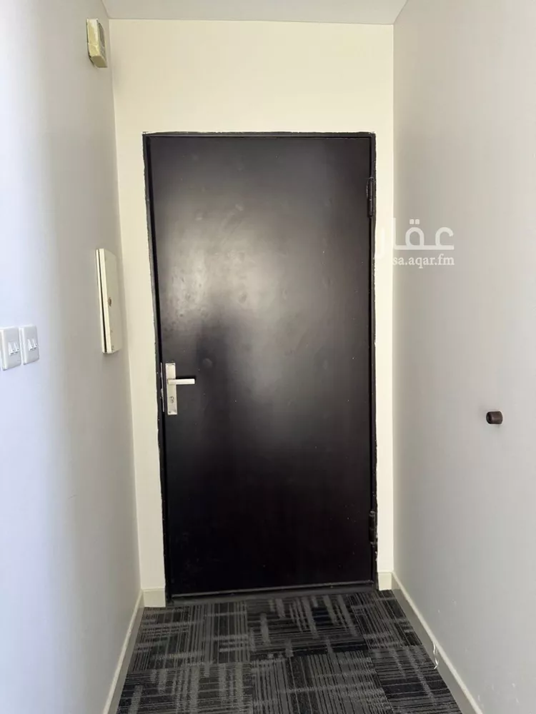 مكتب تجاري للإيجار في شارع الأمير خالد بن بندر بن عبدالعزيز, حي العارض, مدينة الرياض, منطقة الرياض