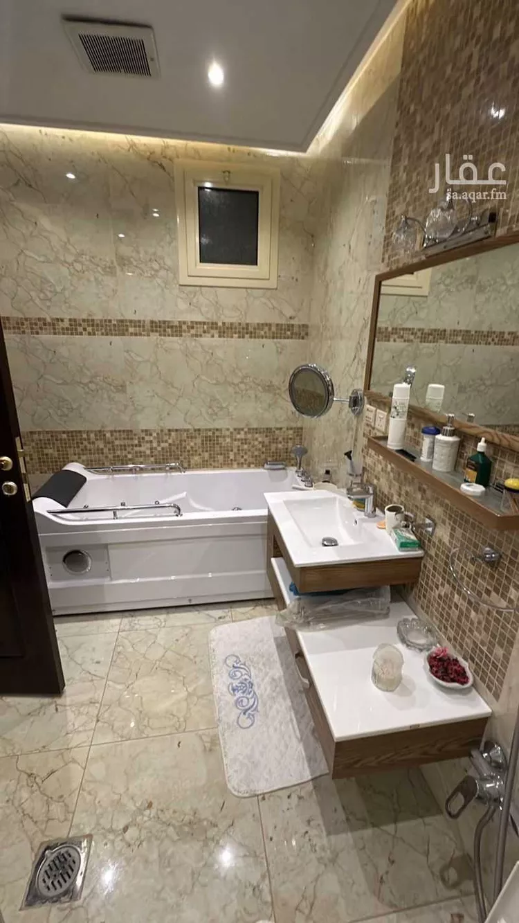 فيلا للإيجار في شارع النفيق, حي الملك سلمان, مدينة الرياض, منطقة الرياض 13