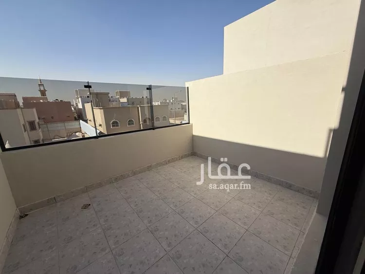 دور للبيع في شارع محمد بن عمر الفاخري, حي إشبيلية, مدينة الرياض, منطقة الرياض صورة 4