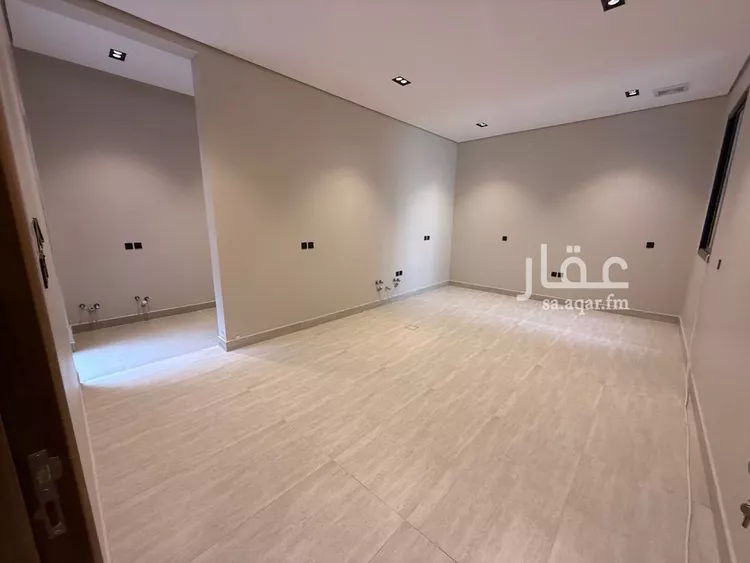 فيلا للبيع في شارع صلاح الدين الصفدي, حي الرمال, مدينة الرياض, منطقة الرياض صورة 5