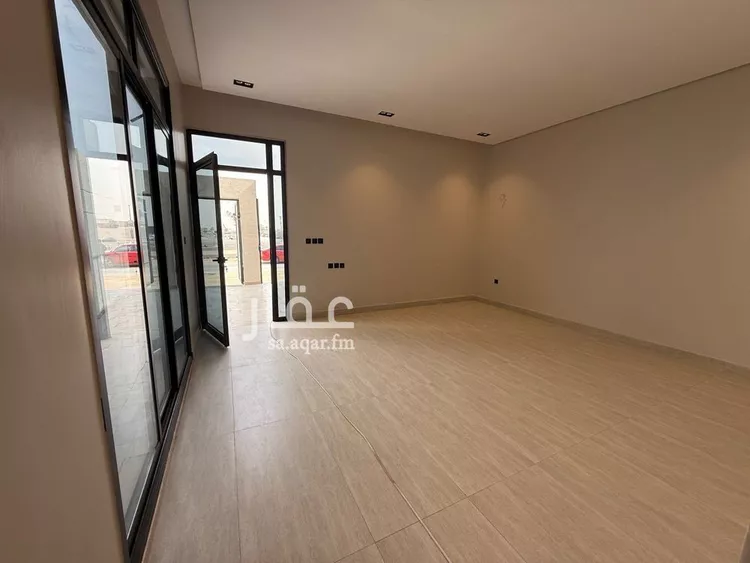 فيلا للبيع في شارع صلاح الدين الصفدي, حي الرمال, مدينة الرياض, منطقة الرياض صورة 3