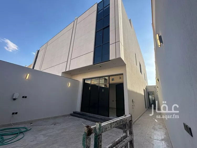 دور للبيع في شارع أحمد الدقاق, حي الرمال, مدينة الرياض, منطقة الرياض