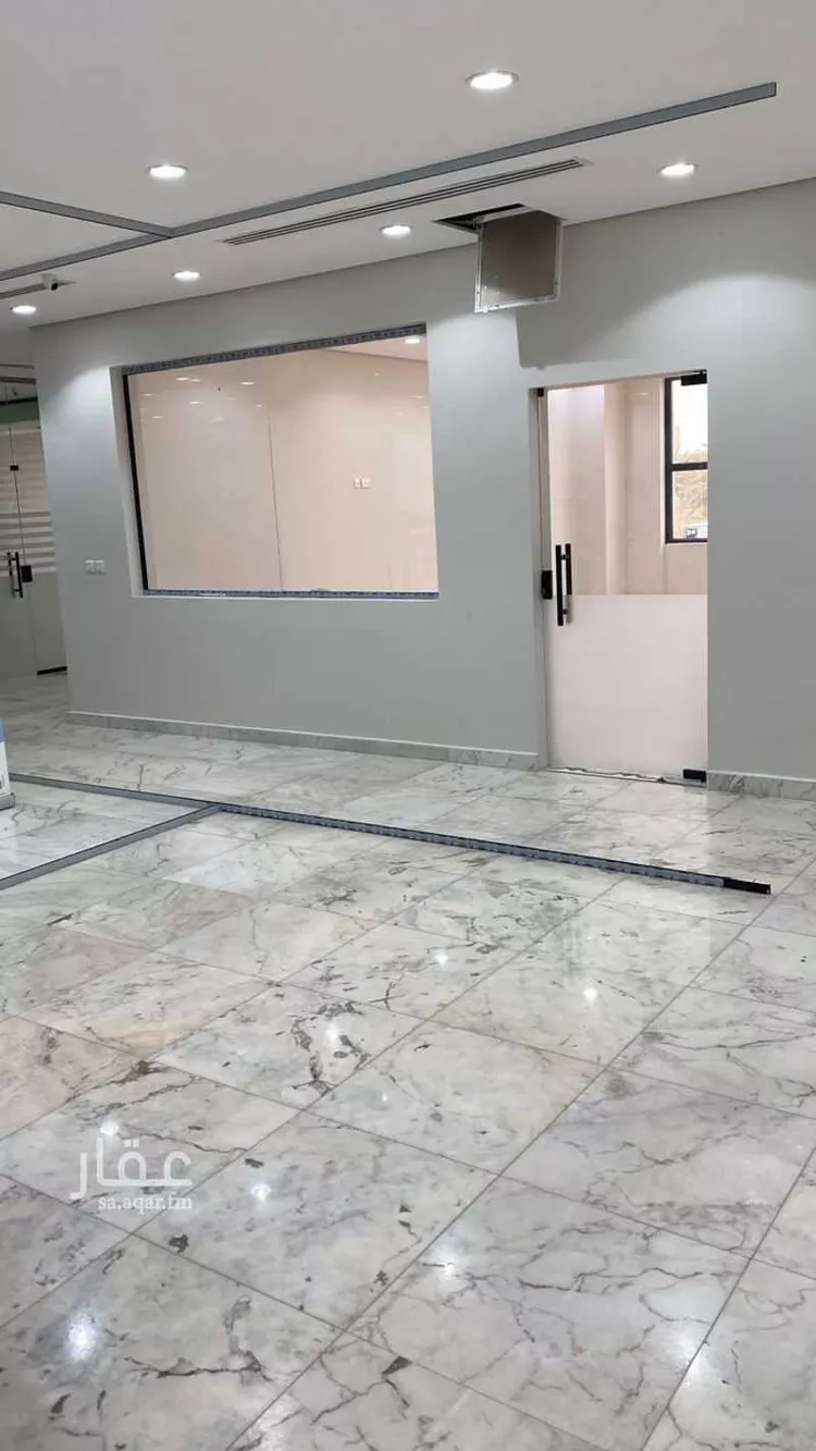 Commercial Office for Rent in Riyadh Al Quds صورة 2
