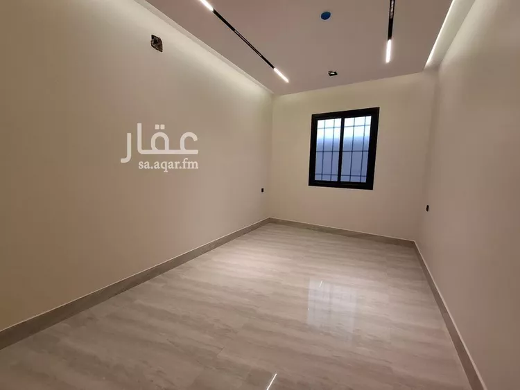 فيلا للبيع في شارع سعيد بن نفيل, حي الرمال, مدينة الرياض, منطقة الرياض صورة 2