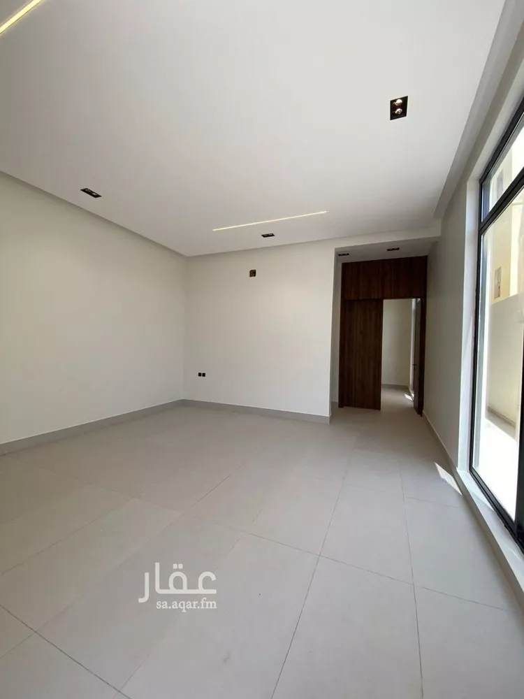 دور للبيع في شارع عبدالله الأنصاري, حي الخليج, مدينة الرياض, منطقة الرياض صورة 4