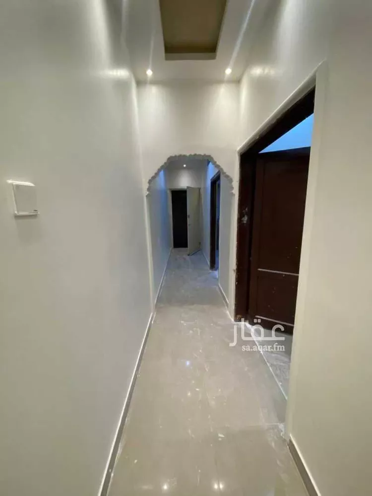 فيلا للبيع في شارع الدفاع, حي إشبيلية, مدينة الرياض, منطقة الرياض 8