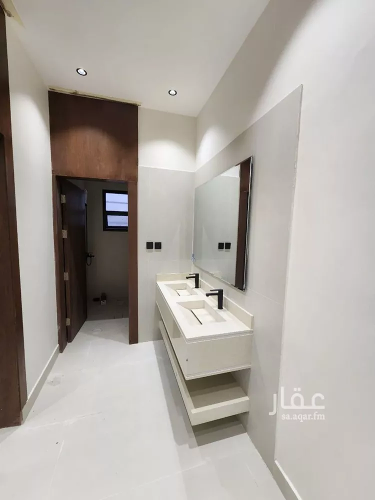 Floor for Rent in Riyadh Al Janadriyah 11