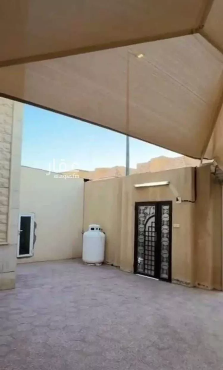 فيلا للبيع في شارع غياث بن فارس, حي الريان, مدينة بريدة, منطقة القصيم صورة 4