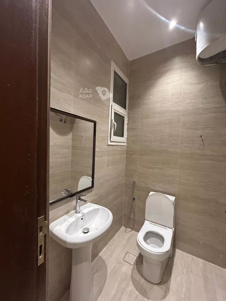 Commercial Office for Rent in Riyadh Dhahrat Laban 7