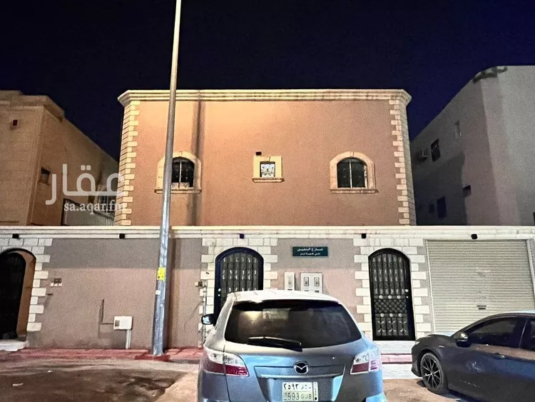 فيلا للبيع في شارع النقيل, حي ظهرة لبن, مدينة الرياض, منطقة الرياض