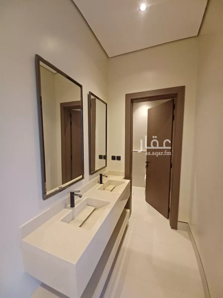 فيلا للبيع في شارع حسن فدعق, حي العارض, مدينة الرياض, منطقة الرياض 7
