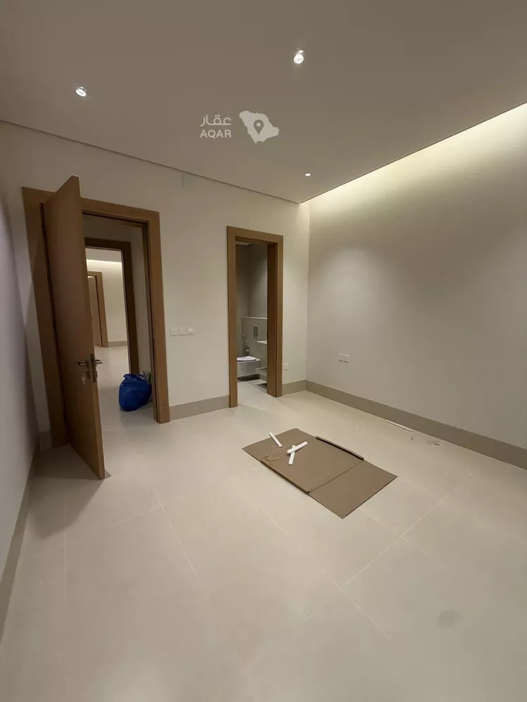 فيلا للبيع في شارع يعقوب الصفار, حي المهدية, مدينة الرياض, منطقة الرياض 15