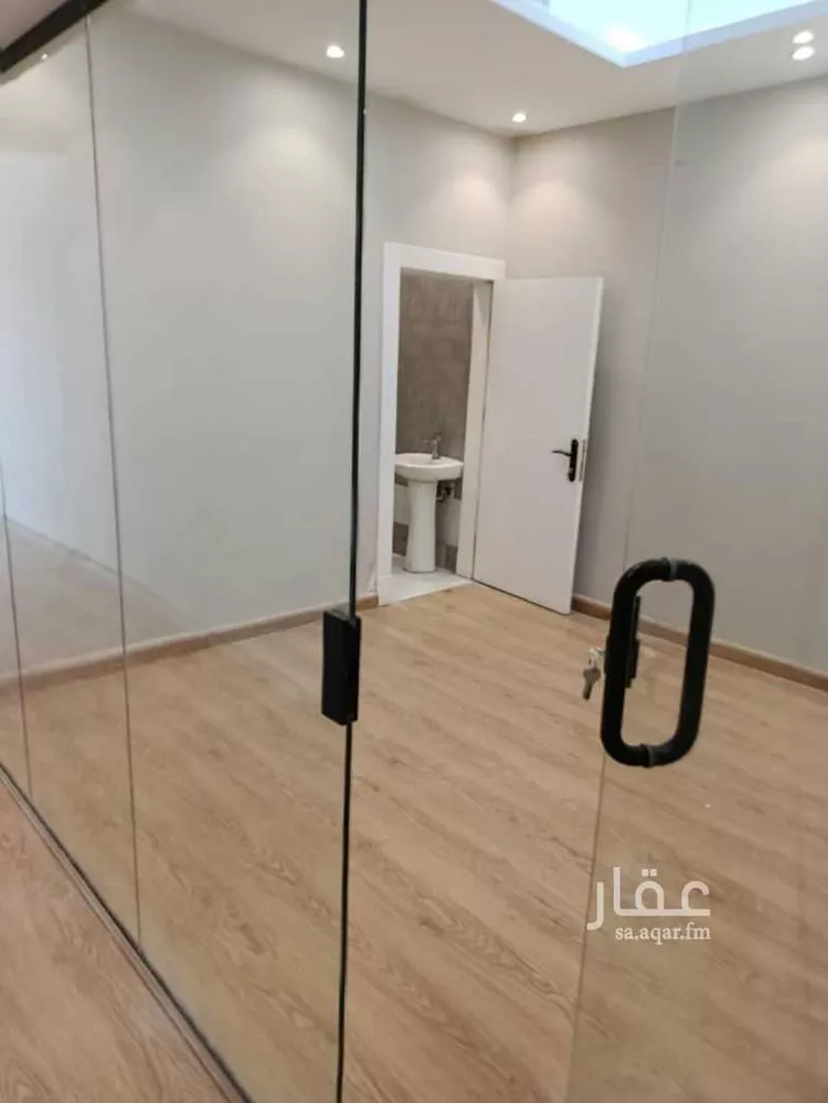 مكتب تجاري للإيجار في شارع الامير سعود بن عبدالله بن جلوي, حي القيروان, مدينة الرياض, منطقة الرياض صورة 5