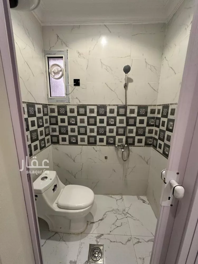 شقة للإيجار في شارع الخزنة, حي إشبيلية, مدينة الرياض, منطقة الرياض