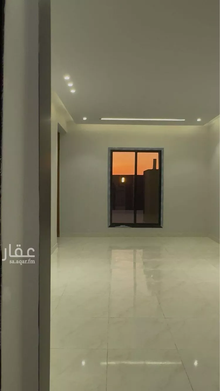 دور للبيع في شارع الحارث بن عبدالرحمن, حي عكاظ, مدينة الرياض, منطقة الرياض صورة 3