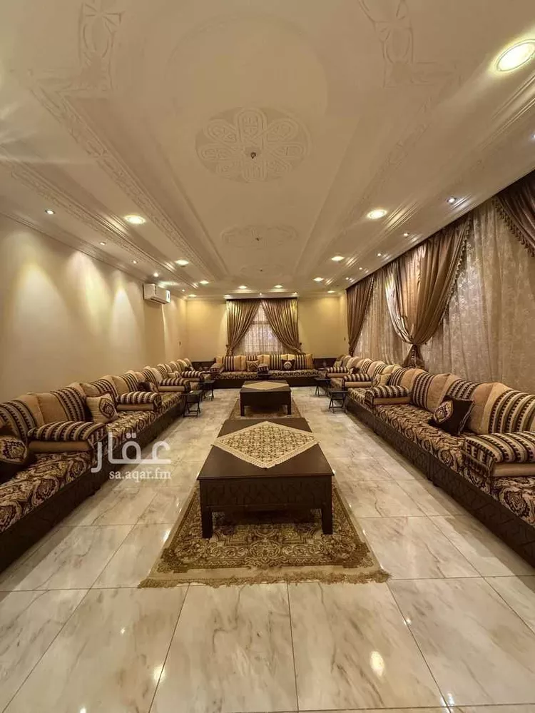 فيلا للبيع في شارع عبدالعزيز الحقباني, حي الصيانة, مدينة الطائف, منطقة مكة المكرمة صورة 2