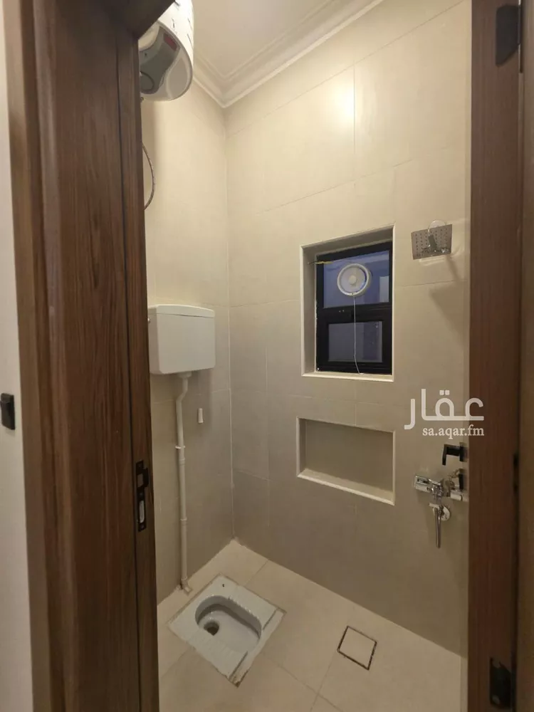 دور للبيع في شارع يعقوب بن أبي الفضل, حي عكاظ, مدينة الرياض, منطقة الرياض 9