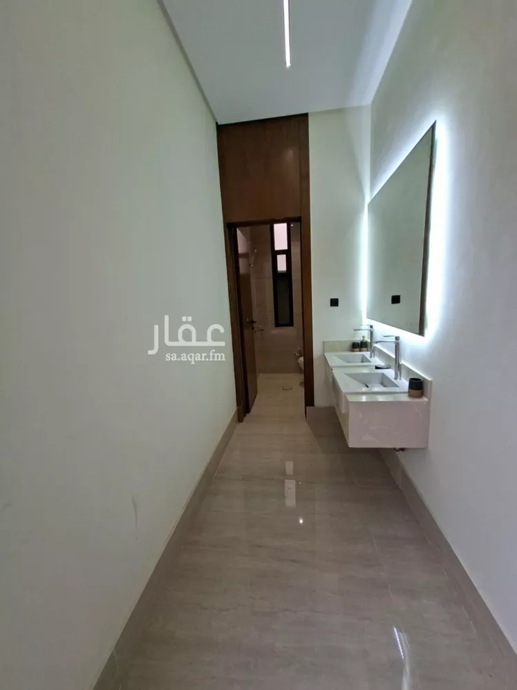 فيلا للبيع في شارع ناصر بن جعوان, حي عكاظ, مدينة الرياض, منطقة الرياض 12