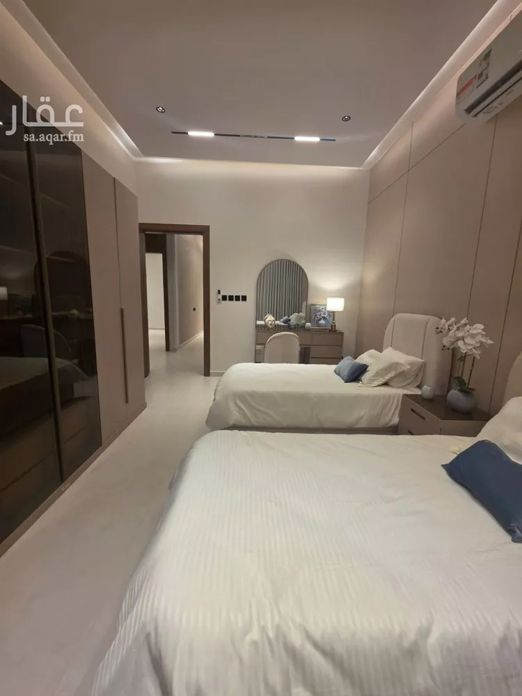 دور للبيع في شارع أحمد بن محمد العيالي, حي عكاظ, مدينة الرياض, منطقة الرياض 10