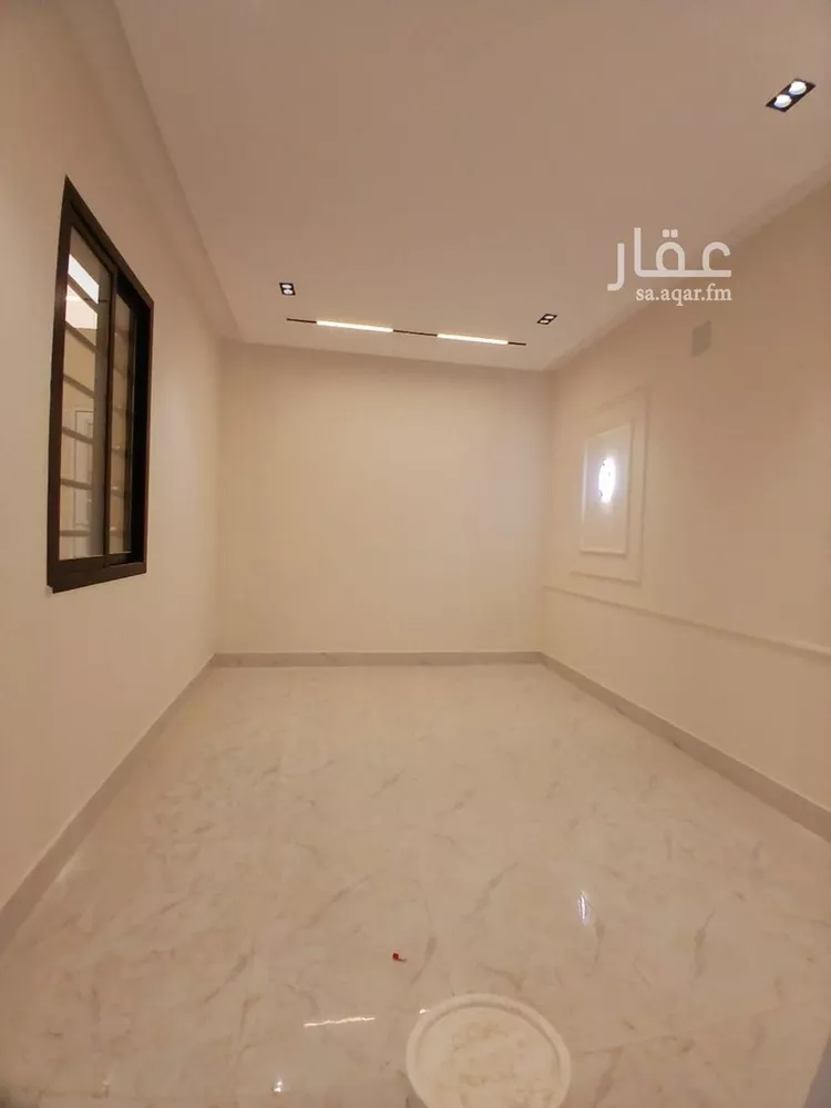 دور للبيع في شارع ابي الفضل الهمذاني, حي طيبة, مدينة الرياض, منطقة الرياض صورة 4