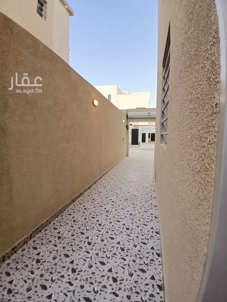 دور للبيع في شارع ابي الفضل الهمذاني, حي طيبة, مدينة الرياض, منطقة الرياض صورة 5