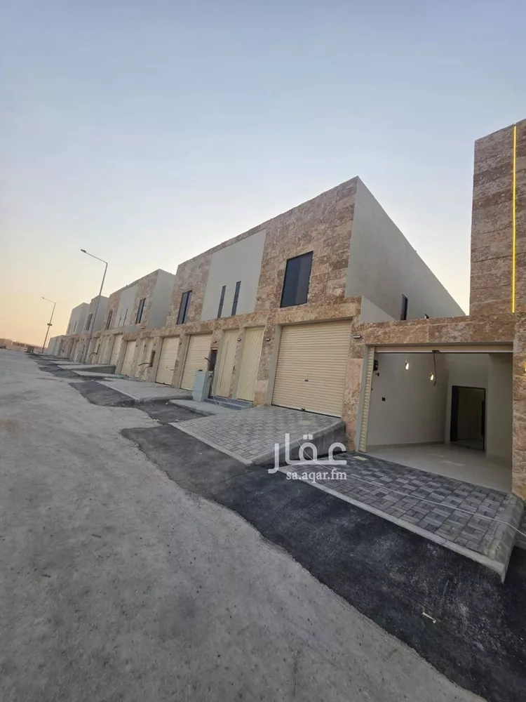 دور للبيع في شارع الحورية, حي ديراب, مدينة الرياض, منطقة الرياض صورة 2