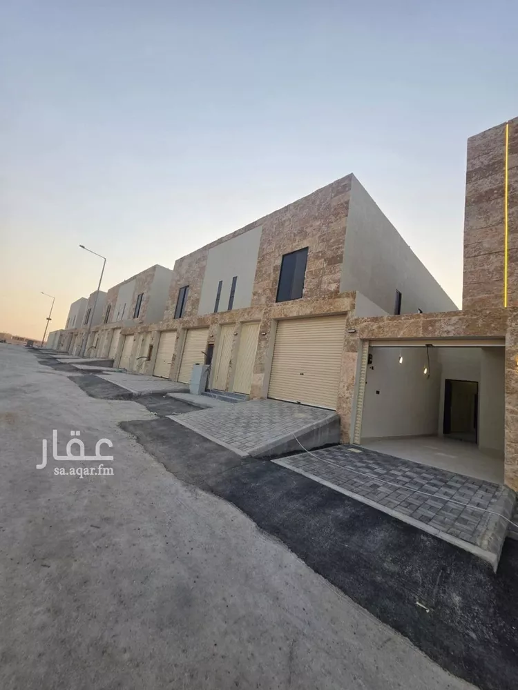 دور للبيع في شارع الحورية, حي ديراب, مدينة الرياض, منطقة الرياض صورة 2