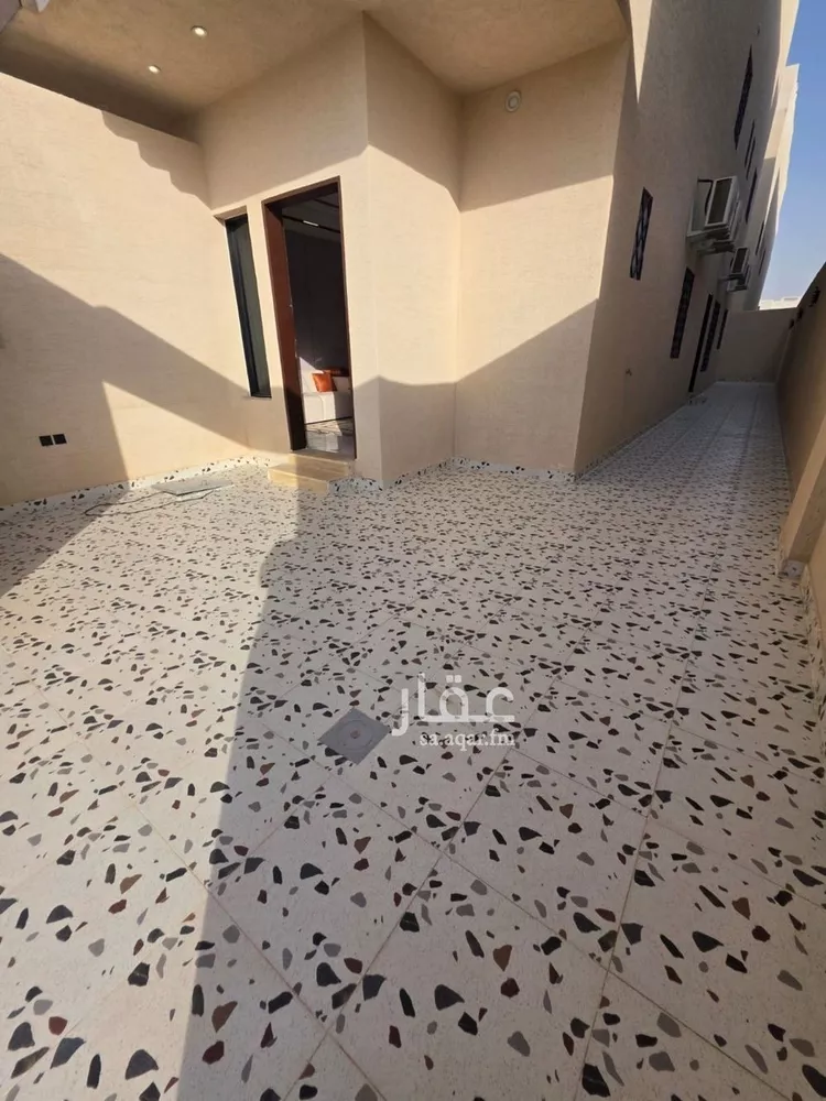 Floor for Sale in Riyadh Ad Dar Al Baida صورة 4