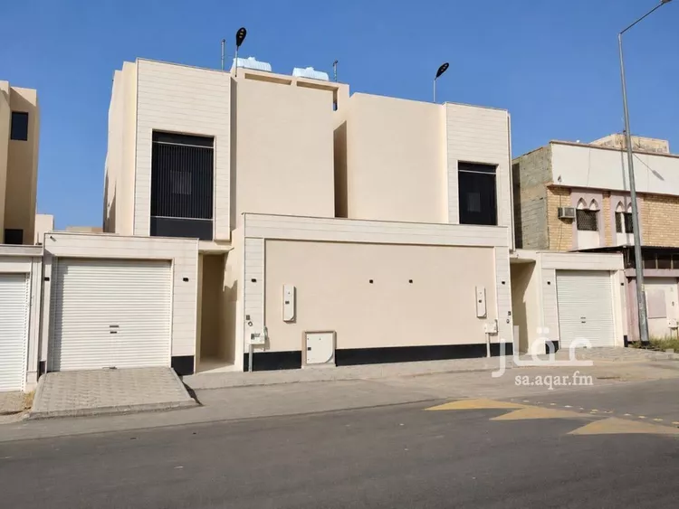 Villa for Sale in Riyadh Al Uraija Al Gharbiyah