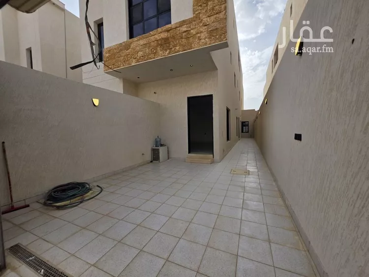 دور للبيع في شارع رفاعة بن شداد, حي عكاظ, مدينة الرياض, منطقة الرياض 9