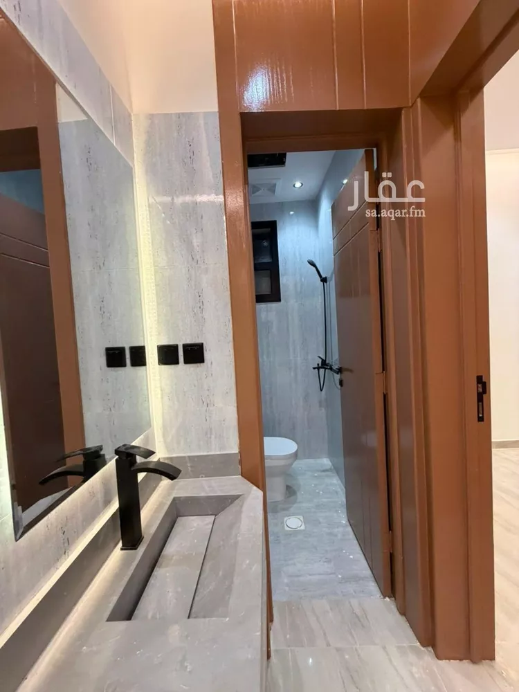 فيلا للبيع في شارع محمد بن مقرن, حي العريجاء الأوسط, مدينة الرياض, منطقة الرياض صورة 3