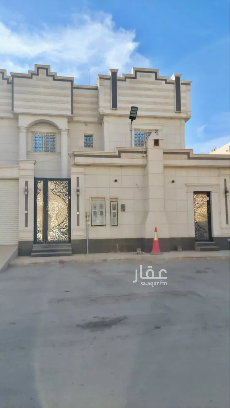 فيلا للبيع في شارع أحمد بن ناصر الكناني, حي العوالي, مدينة الرياض, منطقة الرياض