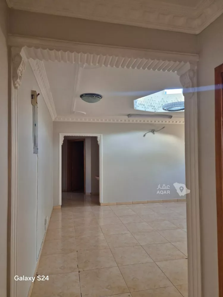 شقة للإيجار في شارع الرايس, حي إشبيلية, مدينة الرياض, منطقة الرياض 5