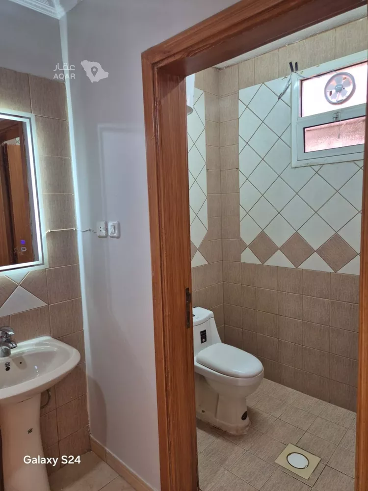 شقة للإيجار في شارع الرايس, حي إشبيلية, مدينة الرياض, منطقة الرياض 4
