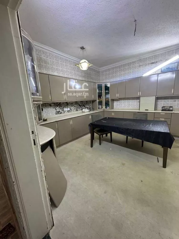 عمارة للبيع في شارع عبدالله بن الخو ارزمى, حي بئر عثمان, مدينة المدينة المنورة, منطقة المدينة المنورة صورة 2