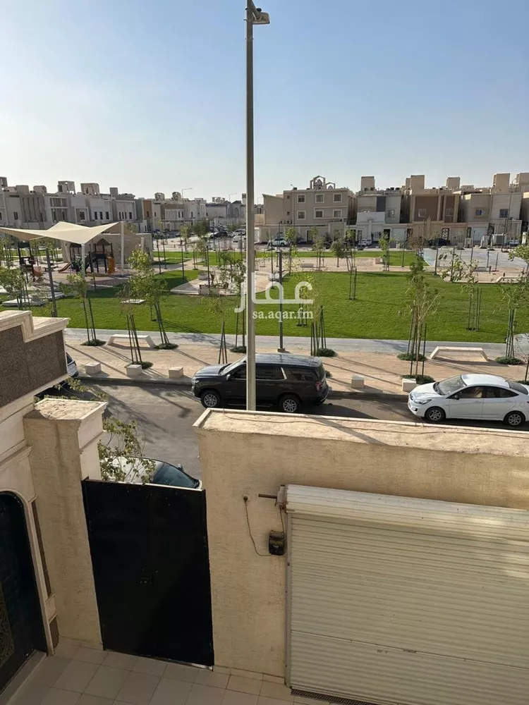 فيلا للبيع في شارع عبدالرحمن ابن حسن الفتني, حي القادسية, مدينة الرياض, منطقة الرياض صورة 2