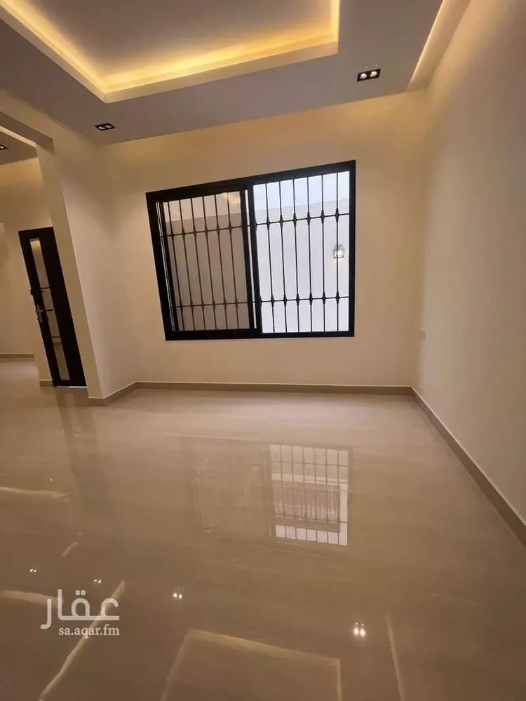 دور للبيع في شارع ابن الطراح, حي بدر, مدينة الرياض, منطقة الرياض صورة 4