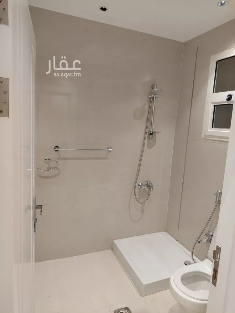 فيلا للبيع في شارع عبدالعزيز بن سبيل, حي العارض, مدينة الرياض, منطقة الرياض